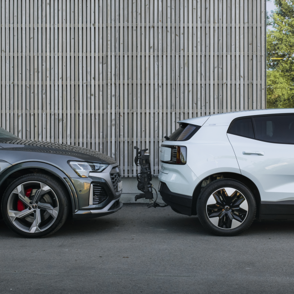 ველოსიპედის სამაგრი საბუქსირეზე Thule OUTPACE, 2 ცალი ველოსიპედის სამაგრი საბუქსირეზე Thule OUTPACE, 2 ცალი