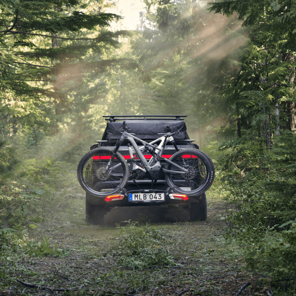 ველოსიპედის სამაგრი საბუქსირეზე Thule Epos, 3 ველოსიპედისთვის ველოსიპედის სამაგრი საბუქსირეზე Thule Epos, 3 ველოსიპედისთვის